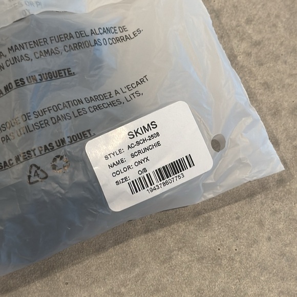 NWT SKIMS ONYX BLACK SCRUNCHIE HAIR ACCESSORY RHINESTONES OS - Picture 6 of 6